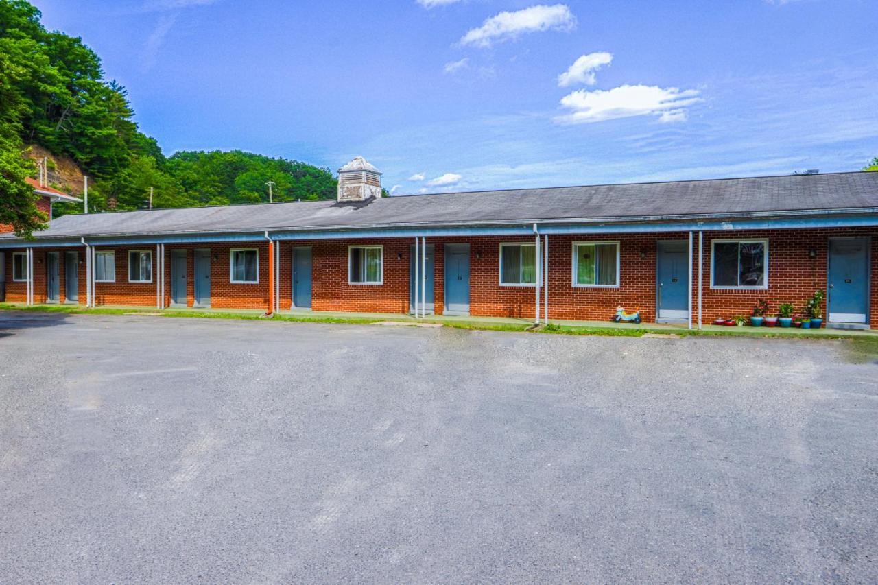 Patriot Inn Motel Beaver Wv, By Oyo Exteriör bild