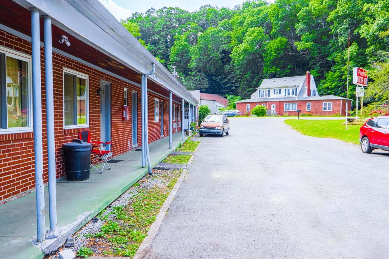 Patriot Inn Motel Beaver Wv, By Oyo Exteriör bild