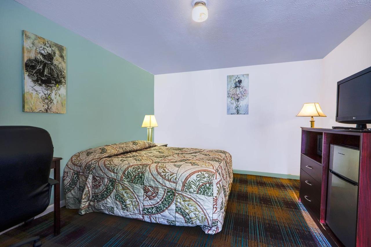 Patriot Inn Motel Beaver Wv, By Oyo Exteriör bild